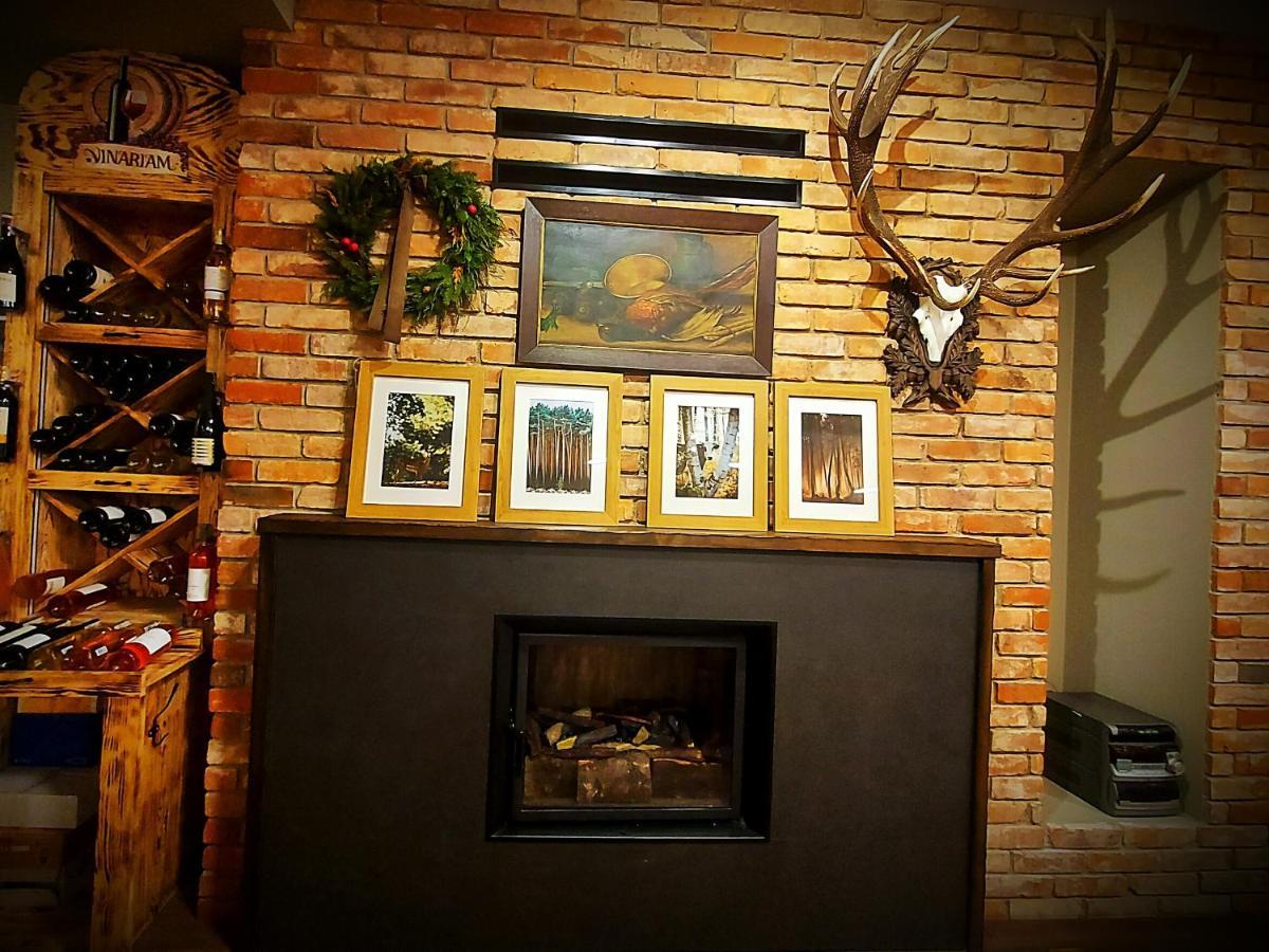 Pensjonat I Restauracja Hubertowka Milicz Esterno foto