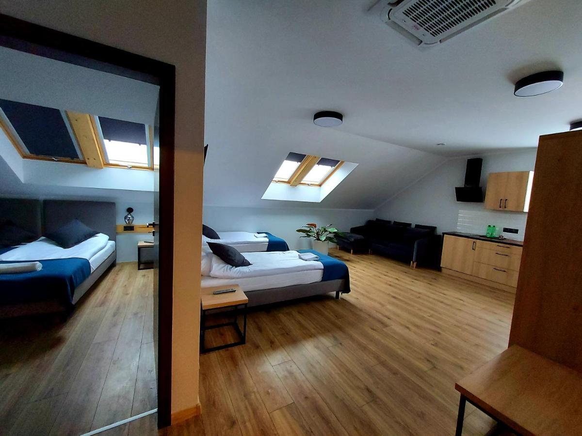 Pensjonat I Restauracja Hubertowka Milicz Esterno foto